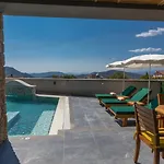 ヴィラ Oeluedeniz 4 Bedroom With Private Pool Hot Tub *
