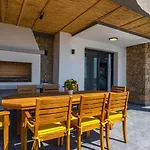 Villa Oeluedeniz 4 Bedroom With Private Pool Hot Tub Fethiye