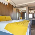Villa Oeluedeniz 4 Bedroom With Private Pool Hot Tub *