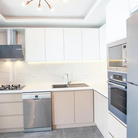 Oeluedeniz 4 Bedroom With Private Pool Hot Tub Vila
