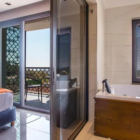 Villa Oeluedeniz 4 Bedroom With Private Pool Hot Tub