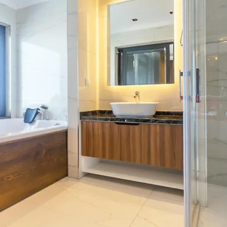 Oeluedeniz 4 Bedroom With Private Pool Hot Tub Vila *