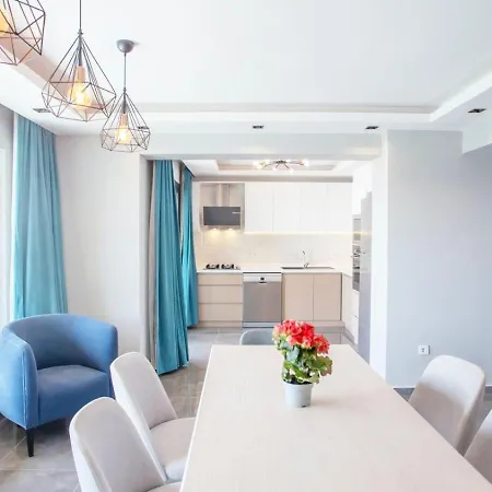 Oeluedeniz 4 Bedroom With Private Pool Hot Tub Вилла Фетхие