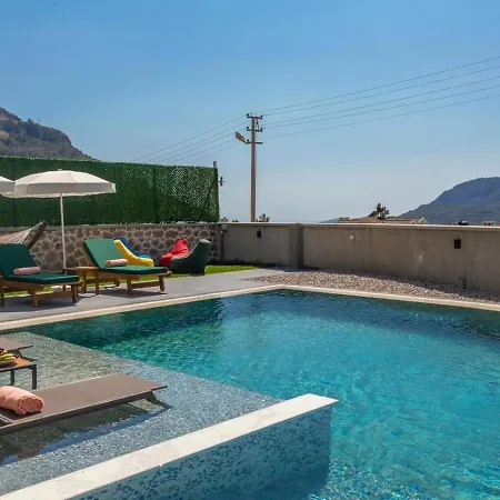 Oeluedeniz 4 Bedroom With Private Pool Hot Tub