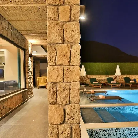Oeluedeniz 4 Bedroom With Private Pool Hot Tub Фетхие
