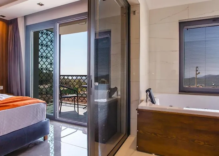 Вилла Oeluedeniz 4 Bedroom With Private Pool Hot Tub