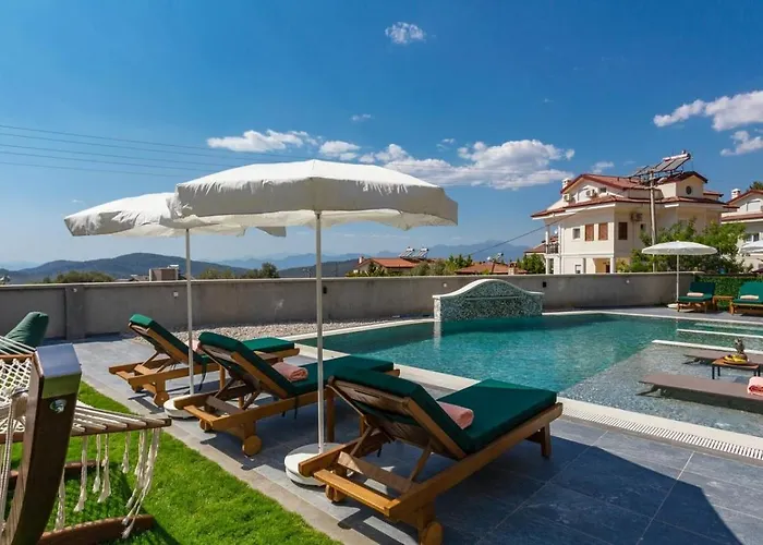 Oeluedeniz 4 Bedroom With Private Pool Hot Tub Vila *