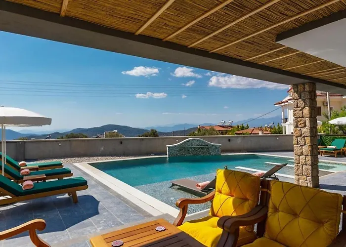 Oeluedeniz 4 Bedroom With Private Pool Hot Tub Vila Fethiye