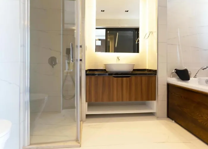 Вилла Oeluedeniz 4 Bedroom With Private Pool Hot Tub