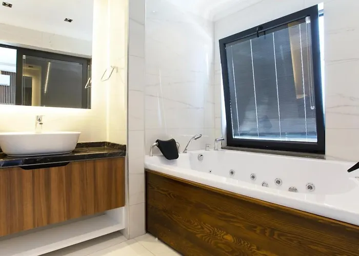 Oeluedeniz 4 Bedroom With Private Pool Hot Tub * Фетхие