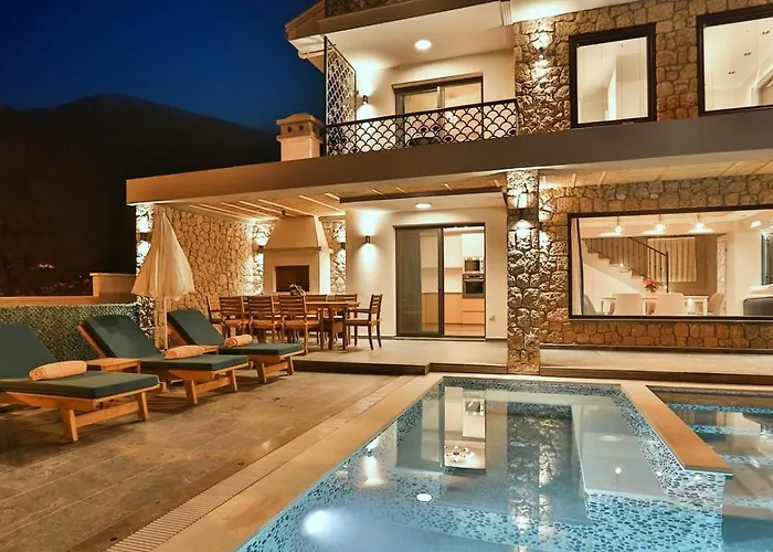 Вилла Oeluedeniz 4 Bedroom With Private Pool Hot Tub Фетхие