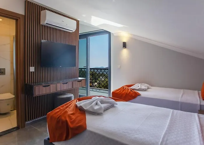 Oeluedeniz 4 Bedroom With Private Pool Hot Tub *