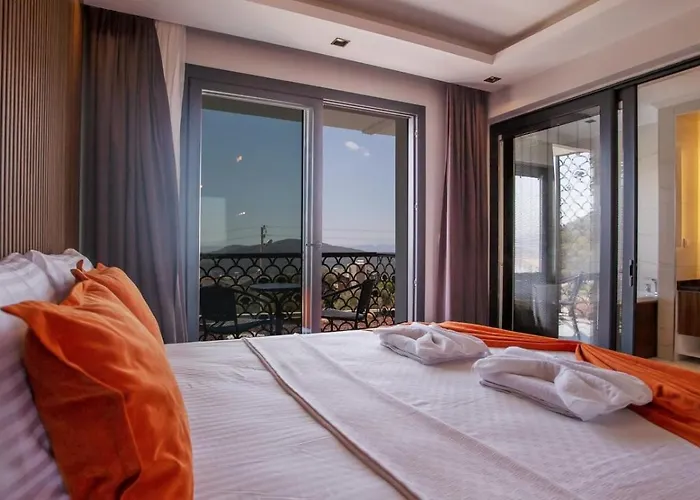 Oeluedeniz 4 Bedroom With Private Pool Hot Tub Вилла *