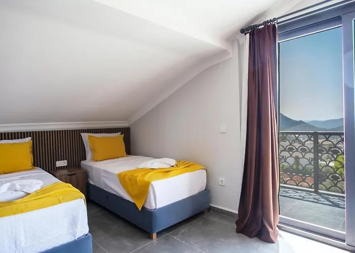 Oeluedeniz 4 Bedroom With Private Pool Hot Tub Fethiye