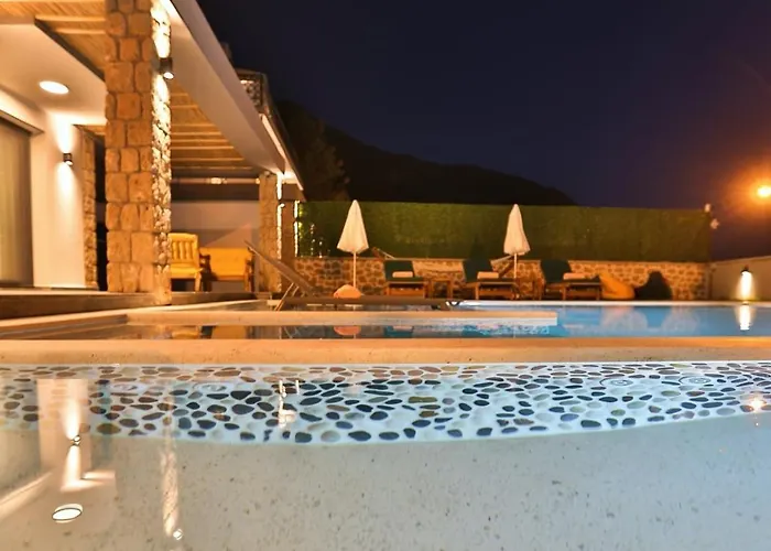 Oeluedeniz 4 Bedroom With Private Pool Hot Tub Вилла