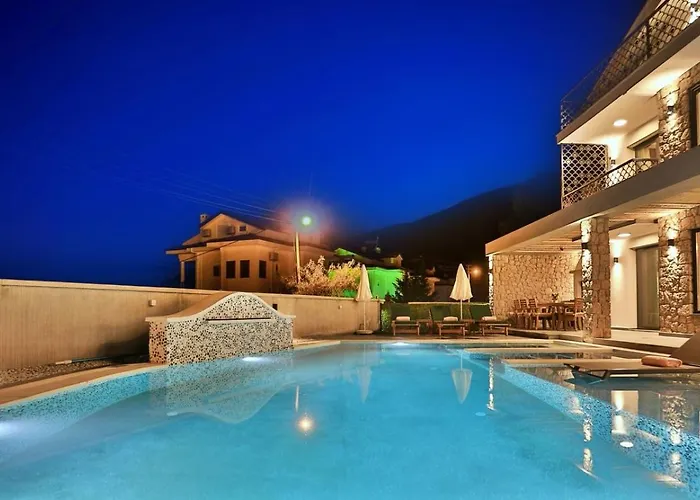 Oeluedeniz 4 Bedroom With Private Pool Hot Tub *