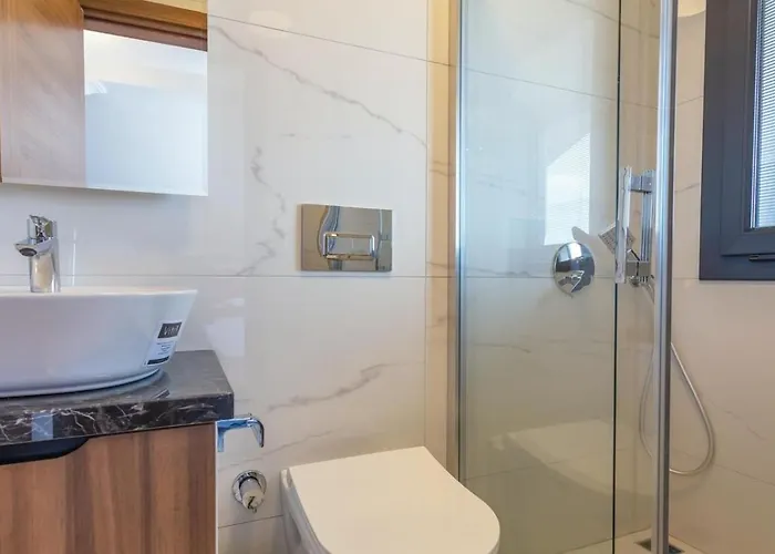 Oeluedeniz 4 Bedroom With Private Pool Hot Tub Vila