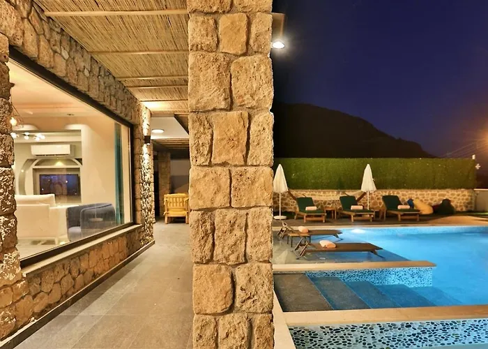 Oeluedeniz 4 Bedroom With Private Pool Hot Tub Фетхие