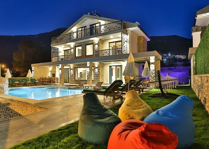 Oeluedeniz 4 Bedroom With Private Pool Hot Tub Villa Fethiye